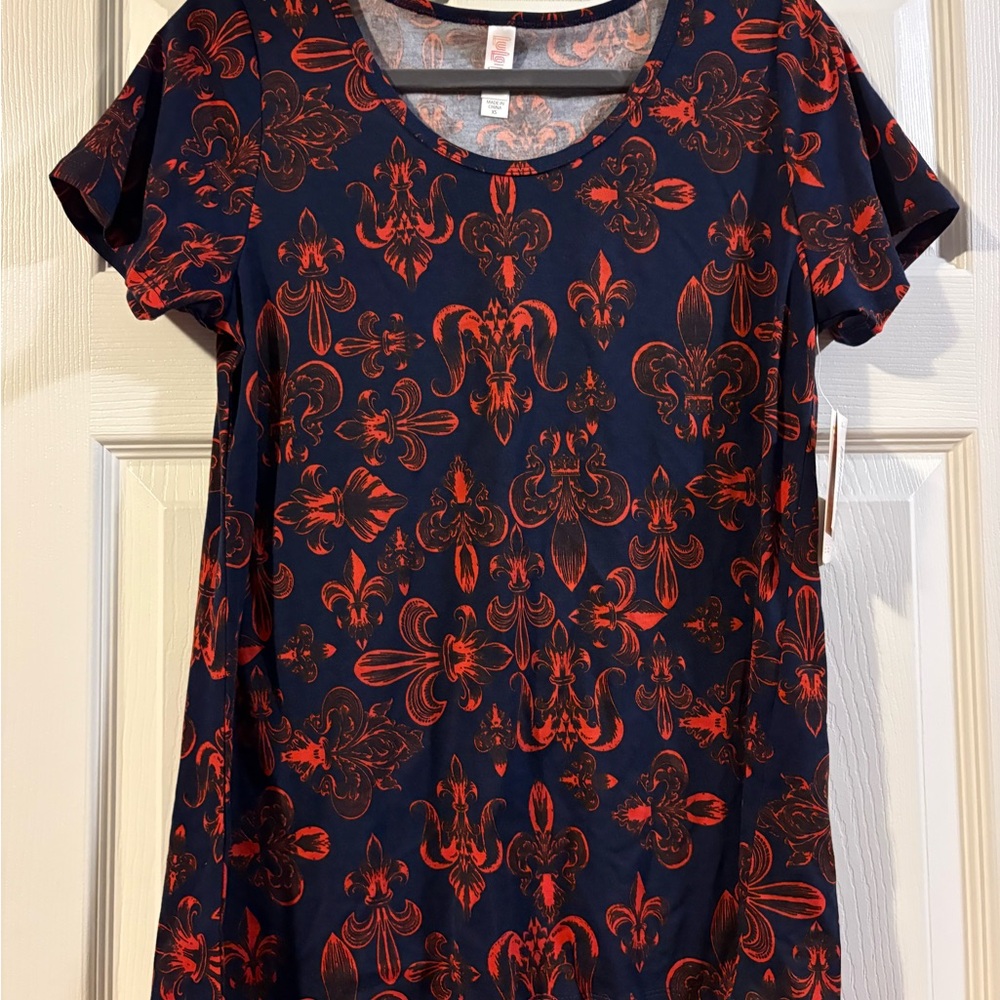 LuLaRoe Navy and Red Floral Short Sleeve Top